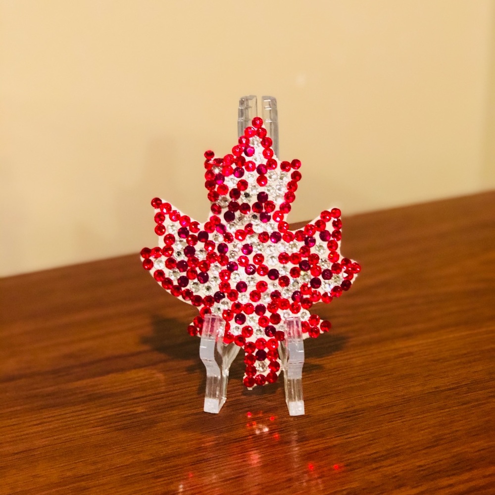 Canadian maple leaf